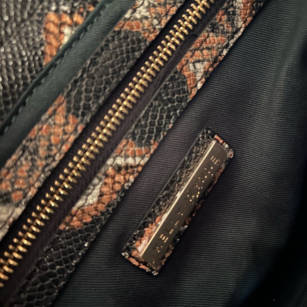 Kelly Wynne Snake-Print Mini Tote Bag in Rust/Brown and Black w/detachable strap - Picture 7 of 7